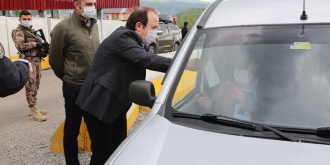 Vali Pehlivan, Trafik Haftasında kontrol noktalarını ziyaret etti