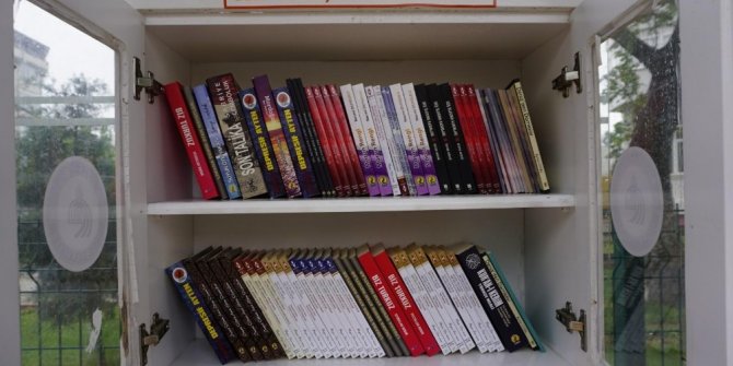 Edirne’de duraklara ücretsiz kitap bırakıldı