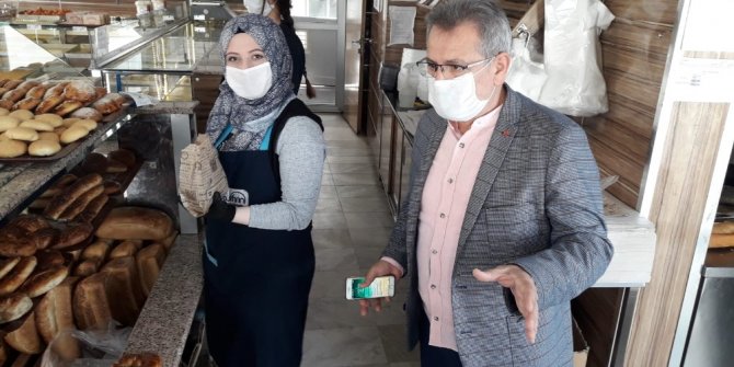 Başkan Çetindoğan fırıncıları denetleyip, teşekkür etti