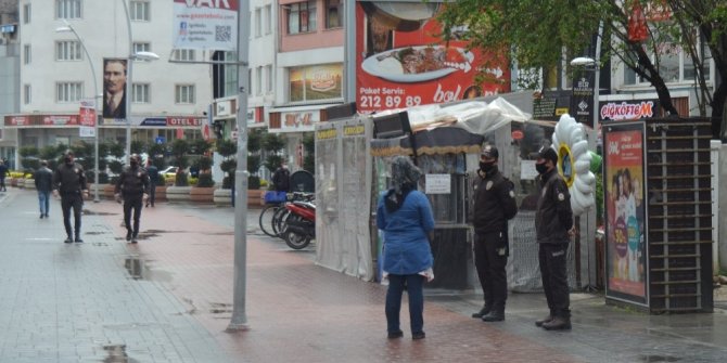 Bolu’da kentin en işlek caddeleri vatandaşın kullanımına açıldı