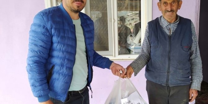 Gönüllülerden ihtiyaç sahiplerine gıda yardımı