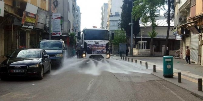 Dezenfekte çalışmaları aralıksız sürüyor