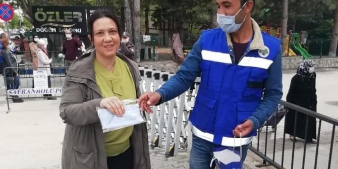 Safranbolu’da iki günde 5 bin maske dağıtıldı