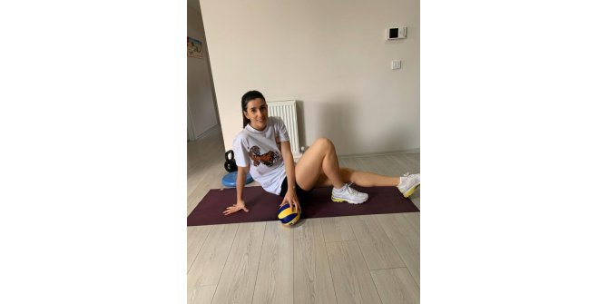 Merve Dalbeler Aslan evden aktarıyor