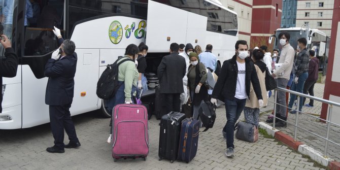 Ağrı’da karantina süreci tamamlanan 184 kişi memleketlerine uğurlandı