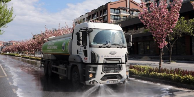 Büyükçekmece’nin sokak ve meydanları dezenfekte edildi