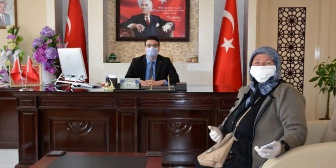 Emekli maaşından biriktirdiği 10 bin lirayı Mehmetçiğe bağışladı