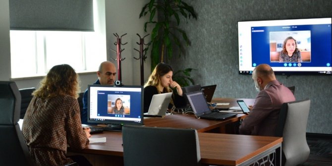 Rektör Çakar açık kapıyı telekonferans ile yaptı
