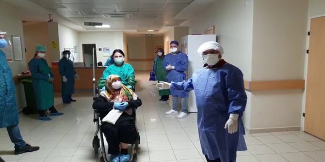 96 yaşındaki yaşlı kadın korona virüsünü yendi
