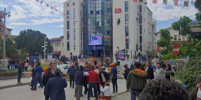 Kuşadası’nda meydan kavgası; 2 gözaltı