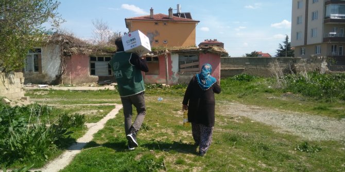 Konya İHH'dan ihtiyaç sahibi ailelere yardım