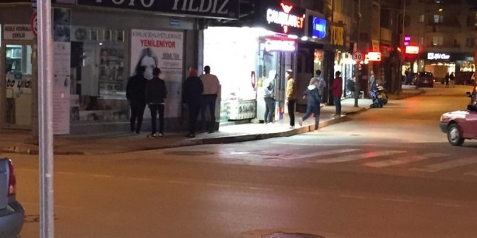 İnegöllüler iftar sonrası kendilerini sokağa attı