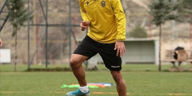 Yeni Malatyaspor yurt dışından gelecek futbolcuları bekliyor