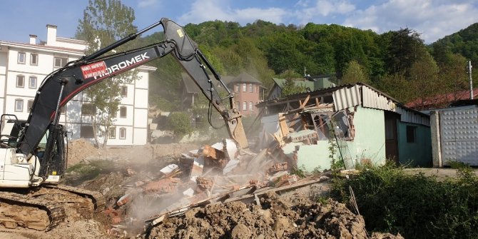 Kaynaşlı’da merkez camiye yeni şadırvan yapılıyor