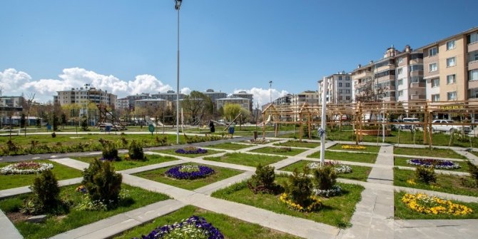 İpekyolu’ndaki park ve bahçelerde hummalı çalışma