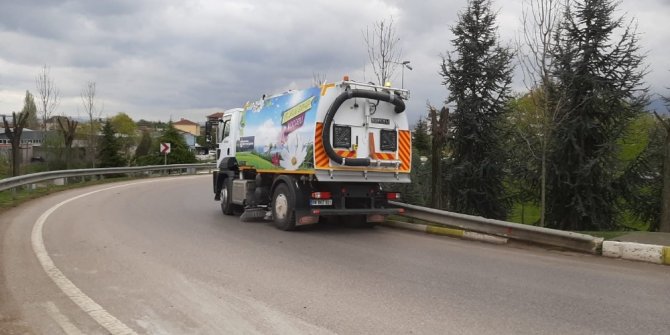 Kocaeli’de yollar düzenli olarak temizleniyor