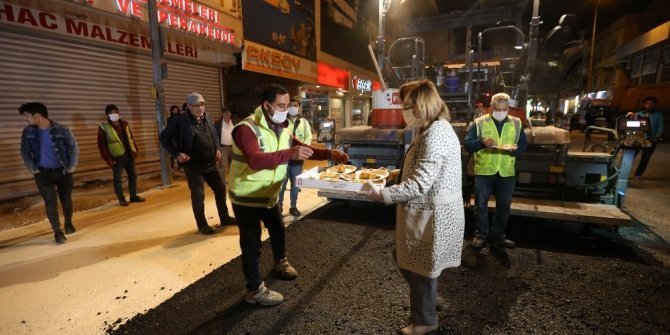 Gece gündüz çalışan ekiplere tatlı dopingi