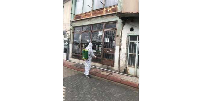 Emet’te kamu kurumları ve esnaflar aralıksız dezenfekte ediliyor