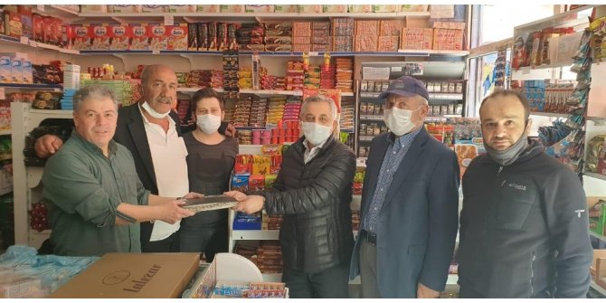 Robin Hood gizlice yaptı, onlar ise poz vererek