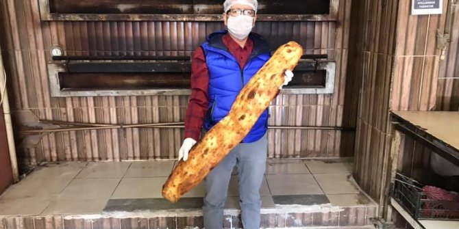 1 metre 25 santimetre uzunluğunda ve bir kilogram ağırlığındaki pide 5 TL