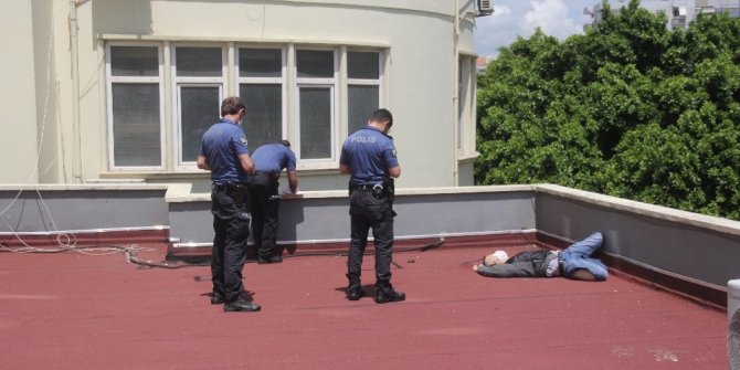 12’nci kattan düşen genç hayatını kaybetti