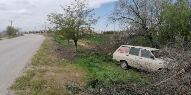 Kontrolden çıkan otomobilin sürücüsü yaralandı