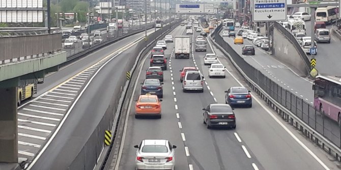 İstanbul’da cadde ve sokaklarda hareketlilik