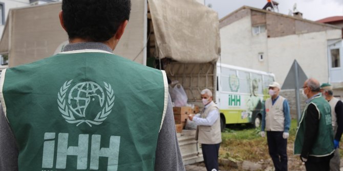 Nevşehir'de İHH gönüllüleri mağdur ailelere gıda yardımı ulaştırıyor