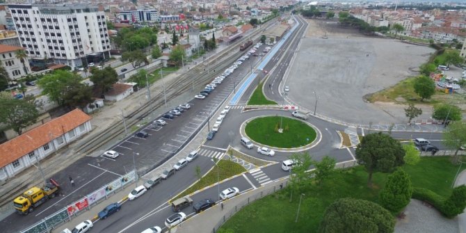 Gar yolu yeşile büründü