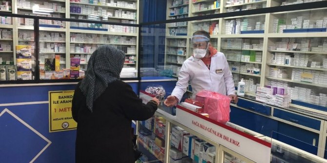Nevşehir’de eczaneler 459 bin maske dağıttı