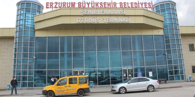 Seyahat kısıtlamasının kaldırılmasına rağmen otogar bomboş kaldı