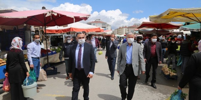 Develi’de ilçe protokolü korona virüs tedbirlerine dikkat çekmeye devam ediyor