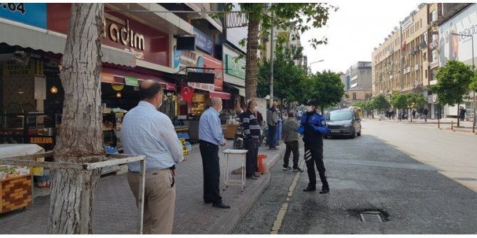 Mersin’de polislerden korona virüs bilgilendirmesi
