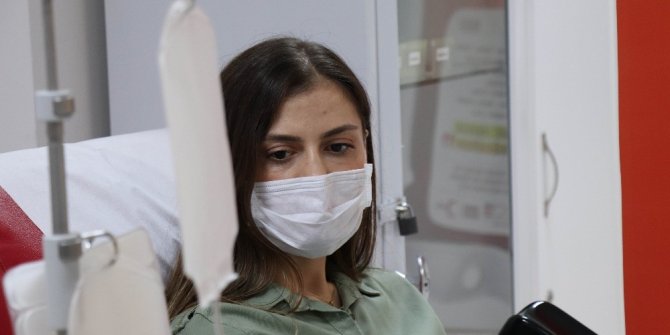 Genç doktor koronayı yenip plazma bağışçısı oldu