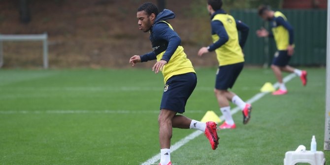 Fenerbahçe gruplar halinde çalışmalarını sürdürdü