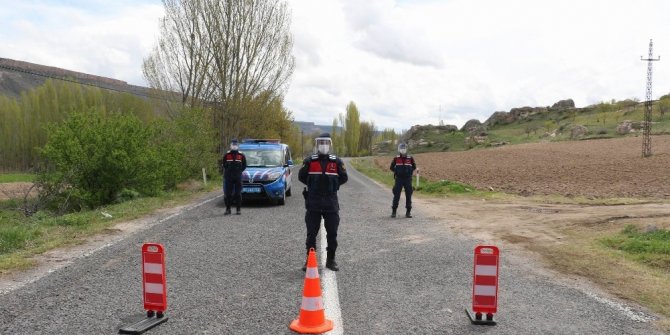 Cenaze namazı kılınan köyde pozitif vakalar hızla arttı, karantina uzatıldı