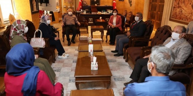 Mardin’de 47 üretici kadına ipek böceği kozaları dağıtıldı