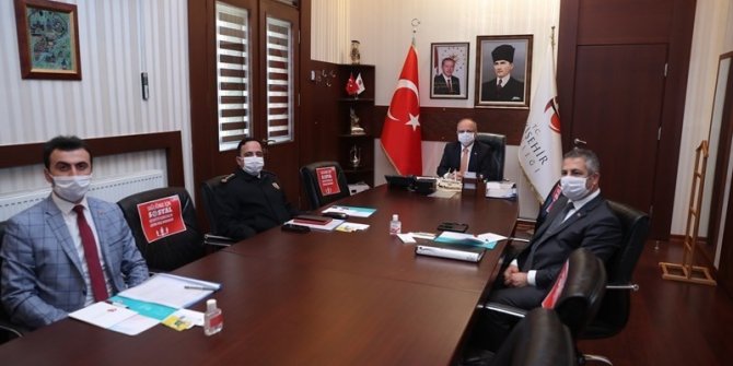 Vali Çakacak, Bakan Soylu’nun düzenlediği video konferans toplantısına katıldı