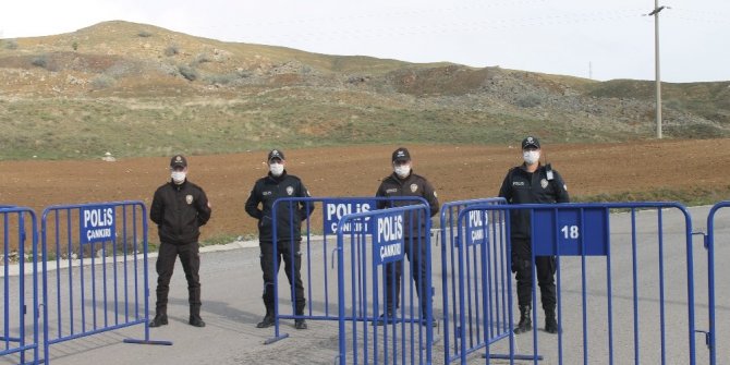 Vaka sayısı artınca mahalle karantinaya alındı