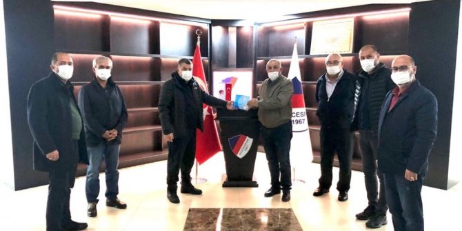 Spor kulüplerine maske dağıtıldı