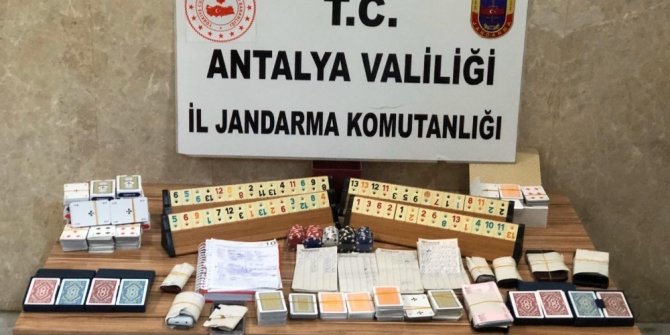 Alanya’da kumarhaneye çevrilmiş lüks villaya baskın