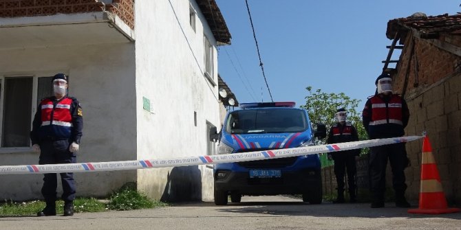 Karantinaya alınan sokak sessizliğe büründü