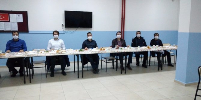 İzolasyon sürecindeki infaz koruma memurlarıyla iftar yapıldı