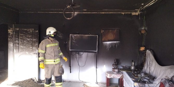 Soba bacasından çıkan yangında 1 kişi dumandan etkilendi