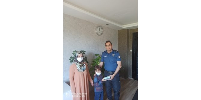 Kumbarasındaki 210 lirayı ’Milli Dayanışma Kampanyası’na bağışladı
