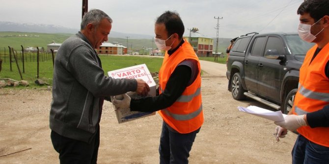 Varto’da muhtaç ailelere Ramazan yardımı