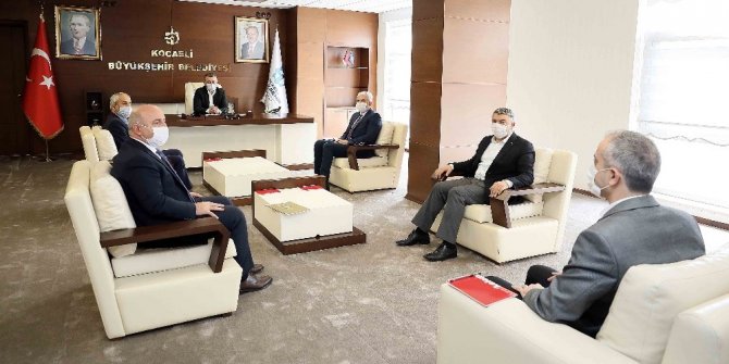Baskan Büyükakın, ilçe belediye başkanları ile istişarede bulundu