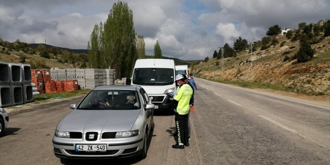 Bozkır'da polis ekiplerinden "Evdeyim Ama Trafik Kuralları Aklımda" uygulaması
