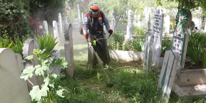 Konya Büyükşehir'den mezarlık ziyaretlerinde sosyal mesafe uyarısı
