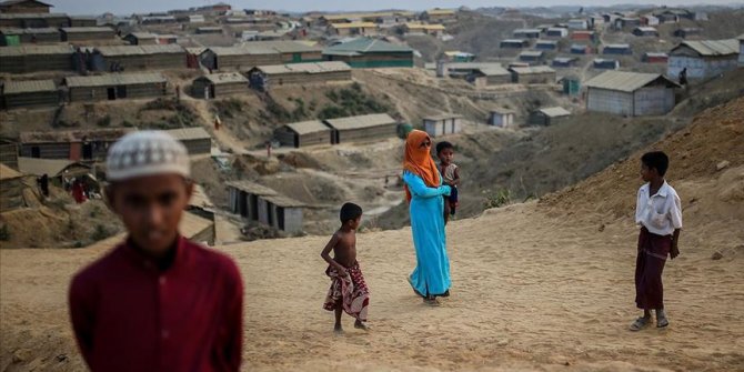 Arakanlı Müslümanlar bayrama Kovid-19 ve kasırga gölgesinde giriyor